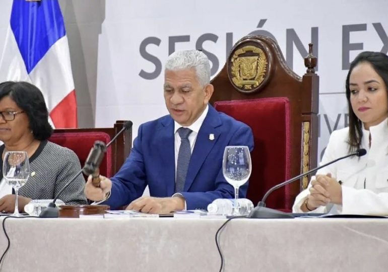 Senado aprueba solicitar al presidente Abinader declarar de prioridad la bachata para promover Puerto Plata y Santiago