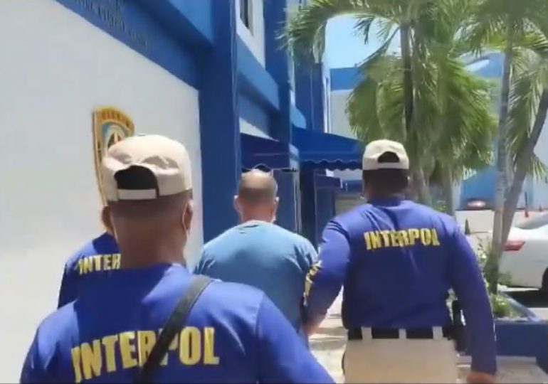 Arrestan en Santiago dominicano que era buscado mediante notificación roja de búsqueda y captura internacional