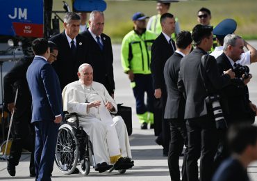 El papa llega a Mongolia para apoyar a los católicos en una región sensible
