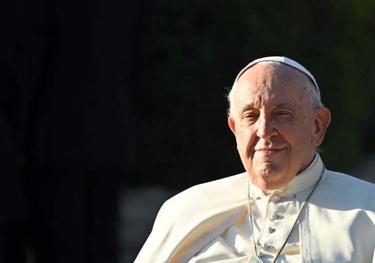 El papa dice que los gobiernos "no tienen nada que temer" de la Iglesia