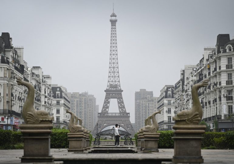 Una copia de la torre Eiffel en Hangzhou, sede de los Juegos Asiáticos