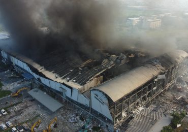 Seis muertos en incendio de fábrica de pelotas de golf en Taiwán