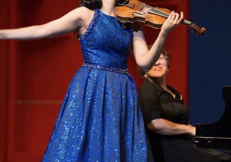 Violinista Aisha Syed en “Por Amor a través de las Estaciones” junto a Rafael Solano y Luis McDougal en el Carnegie Zankel Hall
