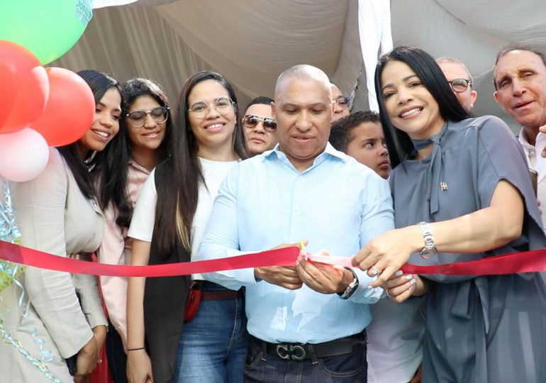 Diputado Juan Carlos Echavarría inaugura Centro de Atención Primaria en SDE