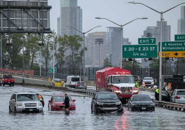 Nueva York inundada y parcialmente paralizada por lluvias torrenciales