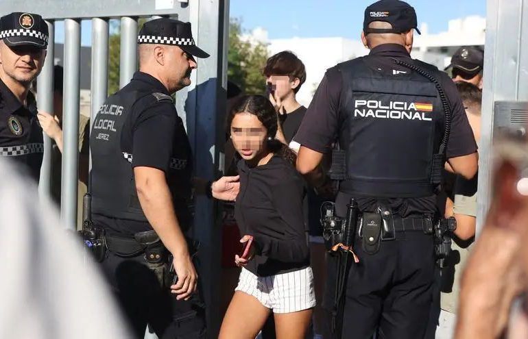 Un alumno de 14 años hiere con arma blanca a cinco personas en escuela española