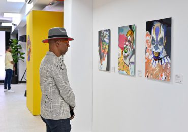 Banreservas inaugura en NY exposición “El arte en la cabeza”