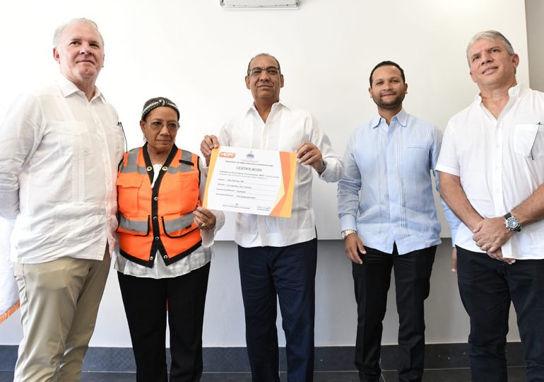 MOPC inicia certificación de empresas proveedoras que cumplan requisitos de calidad en elaboración de asfalto