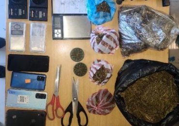 PN y MP ocupan drogas, un arma de fuego y dinero en efectivo en dos allanamientos en provincia Peravia