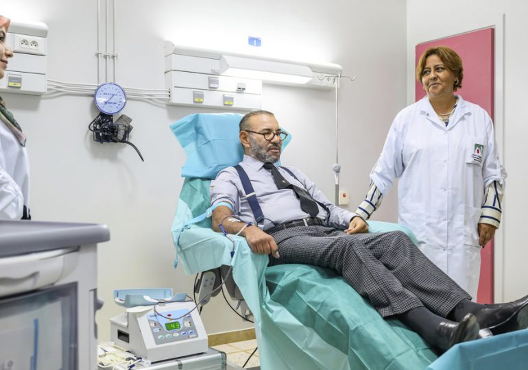 Rey de Marruecos dona sangre para las víctimas del terremoto