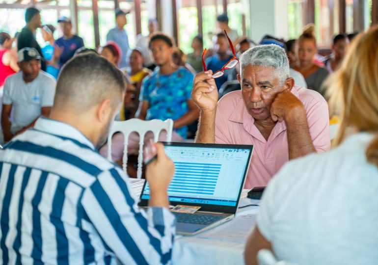 Plan Familia Feliz realiza feria de captación en Río San Juan; más de 500 personas solicitaron viviendas