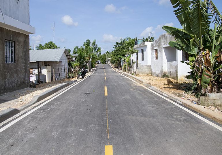 Gobierno entrega en San Luis calles asfaltadas, nuevas aceras y contenes