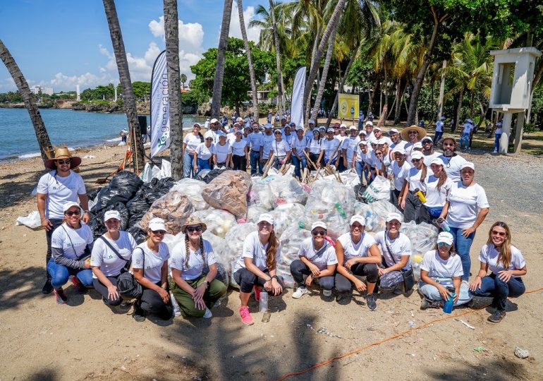 Nestlé Dominicana logra colectar 4,549 libras de residuos en su jornada de limpieza en Playa Montesinos