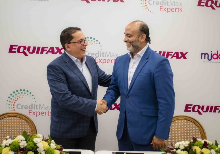 Credimax Experts y Equifax Data Crédito buscarán mejorar acceso a información crediticia en RD