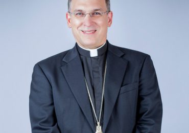 Renuncia Monseñor Víctor Masalles como obispo de Baní para colaborar en Barcelona