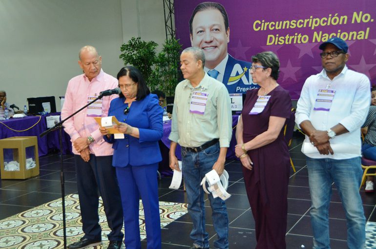 El 70% de delegados participan en asamblea del PLD