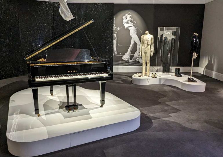El piano de Freddie Mercury, subastado por 2 millones de dólares
