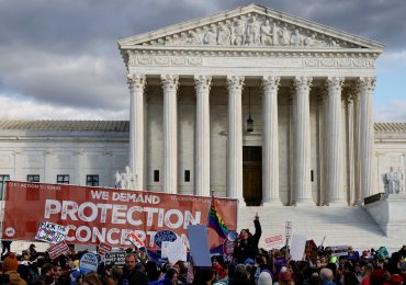 Piden a la Corte Suprema de EEUU levantar restricciones a la píldora abortiva
