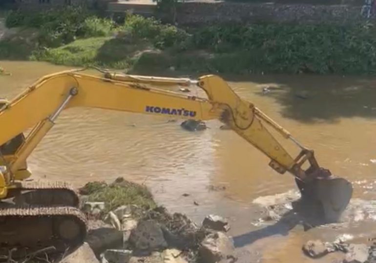 RD inicia reactivación de canal en Río Masacre para garantizar abastecimiento de agua a productores