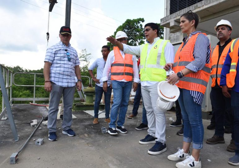 Director de la CAASD supervisa avances en trabajos de ampliación de Acueducto Barrera de Salinidad en SDE