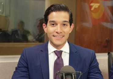 Francisco Guillen lidera debate político de precandidatos a diputados por la FP; acusa al gobierno de populista