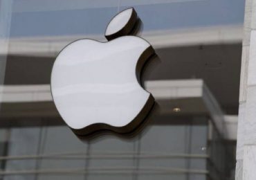 Caen acciones de Apple tras informes sobre restricciones al iPhone en China
