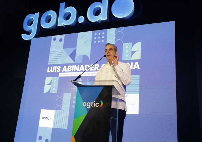 Abinader acerca servicios públicos a la población del norte del país y abre Punto GOB en Santiago