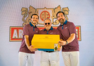 Arturo Fuente Cigar Club establece tradición solidaria con Torneo de Golf