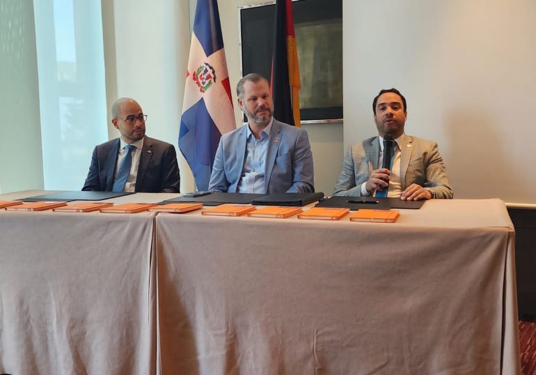 BANDEX firma acuerdo cooperación con Cámara Turismo Domínico-Alemana