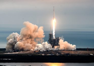 Cohete de SpaceX permanecerá en tierra tras una sonda de explosión