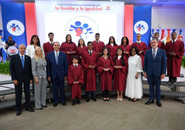 Magistradas del TC abogan por protección de la familia y la niñez