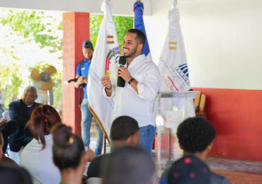 Ministerio de la Juventud prioriza a estudiantes vulnerables de Pedernales; lleva “Apoyo Educativo”