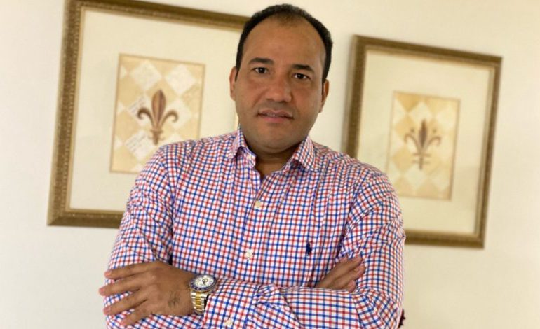 Salvador Holguín asegura que a su llegada al Senado estará trabajando por Dajabón