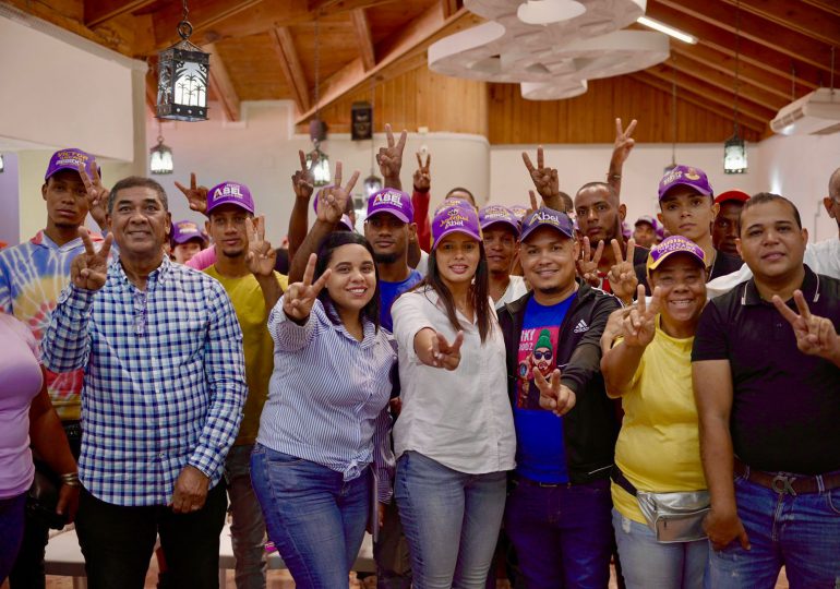 Jóvenes con Abel recorren región Sur previo a Vuelta al Lago del candidato presidencial PLD