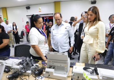 JCE inicia proceso de clonado de equipos que se usarán en primarias de este 1 de octubre