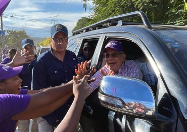 Danilo acompaña a Abel Martínez en recorrido "Vuelta al Lago Enriquillo"