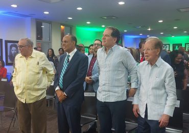 Empresario Noel Ureña Ceballos, presenta su libro “Si lo puedes soñar, lo puedes emprender