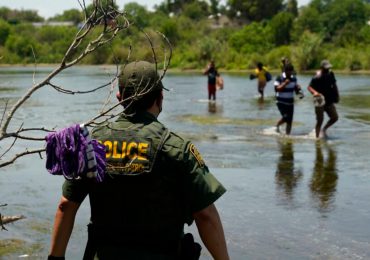 Un niño de tres años muere al intentar entrar a EEUU por Río Grande