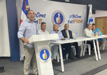 Deligne Ascención juramenta dirigentes del PQDC que pasan a apoyar presidente Abinader y candidatos del PRM