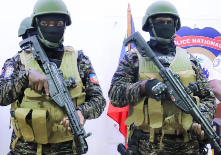 Haití presenta al público su nueva Unidad Temporal Antipandillas (UTAG)