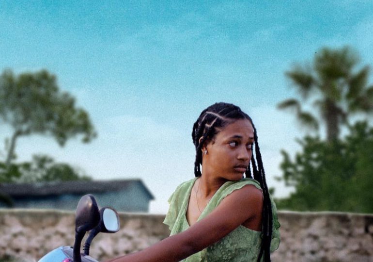 Sale póster de "Sirena", nuevo cortometraje de Olivia De Camps, directora dominico-estadounidense