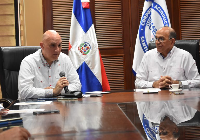 Ministro de Economía afirma en Santiago visitas en los territorios obedece a que el Gobierno cree en la territorialización de las políticas públicas