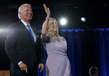 Primera dama de EEUU da positivo por tercera vez al COVID-19; el presidente Biden está bien