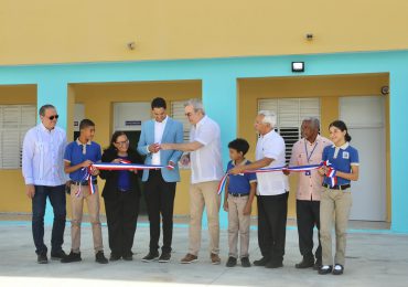 VIDEO | Luis Abinader inaugura primera etapa de escuela básica Mercedes Sepúlveda en el Ensanche Luperón