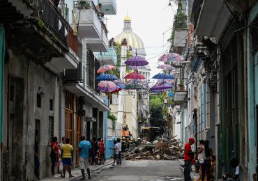 Dos muertos y un desaparecido por derrumbe de un edificio en La Habana