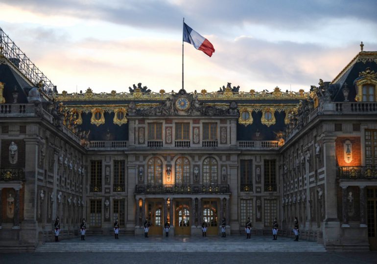 Evacuan el Palacio de Versalles por alerta de bomba