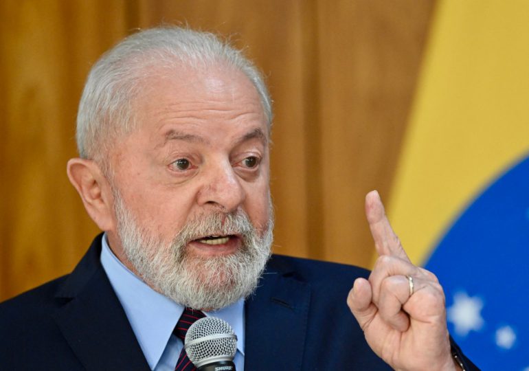 Lula llama a futbolistas brasileños a seguir el "ejemplo de Messi"