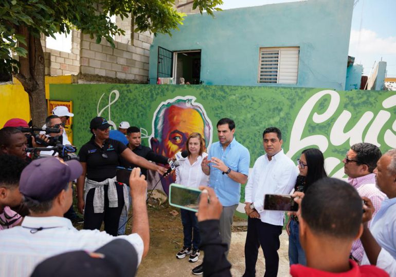 Roberto Ángel y Kevin Cruz dejan iniciados más de 2 kilómetros de arte público en La Vega