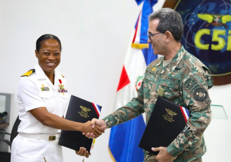 RD y Jamaica firman convenios para defensa de espacios aéreos y marítimos