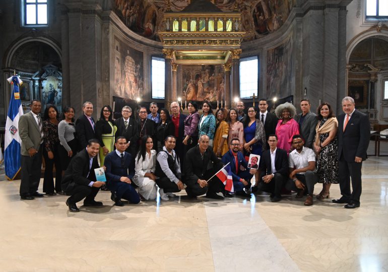 Miembros de ADAV participan en primera avocación de la Virgen de La Altagracia en el Vaticano